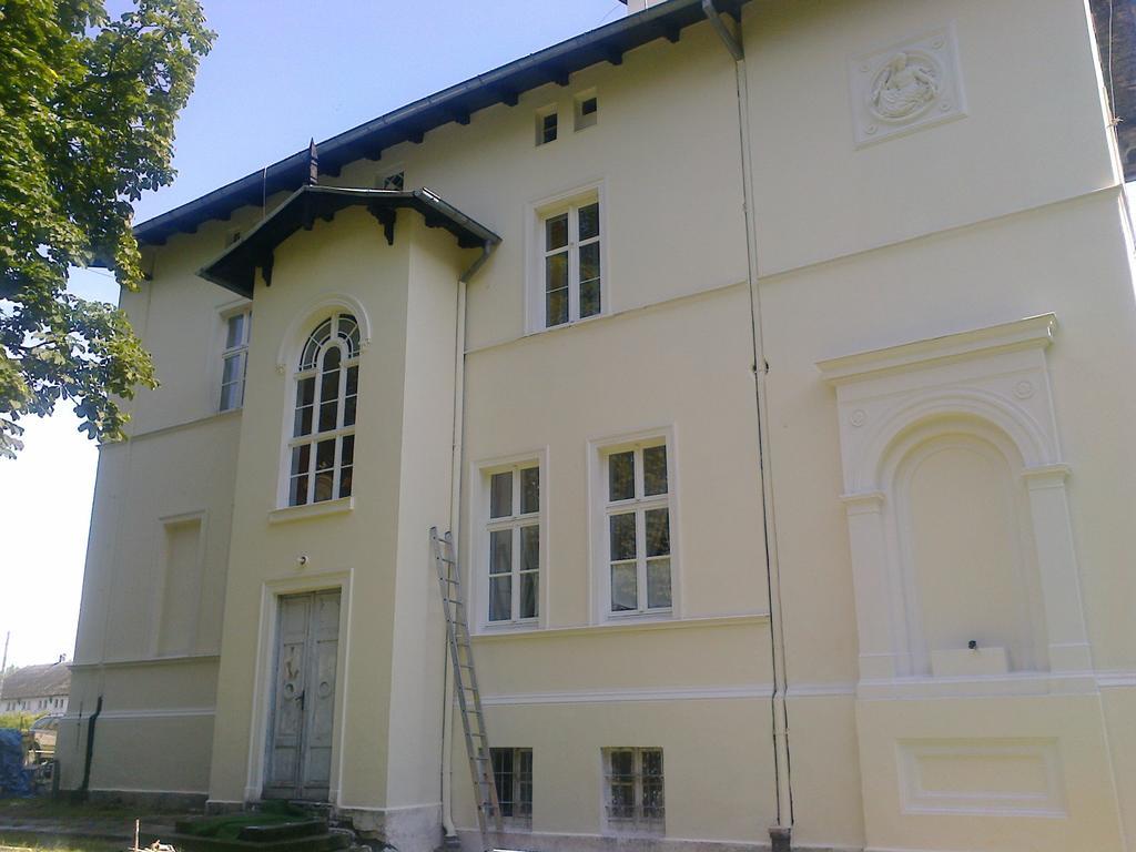 Agroturystyka "Palac W Janowie" Extérieur photo